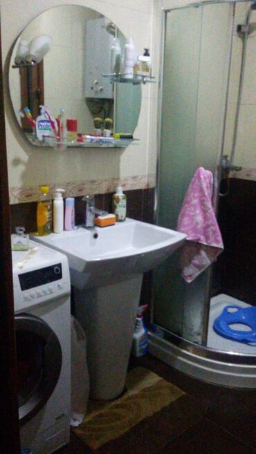 Uzunmüddətli kirayə mənzillər: 4-cu mkr dairəsində, 9 mertebeli binanin 3-cu mertebesində,1 otaqdan — 11