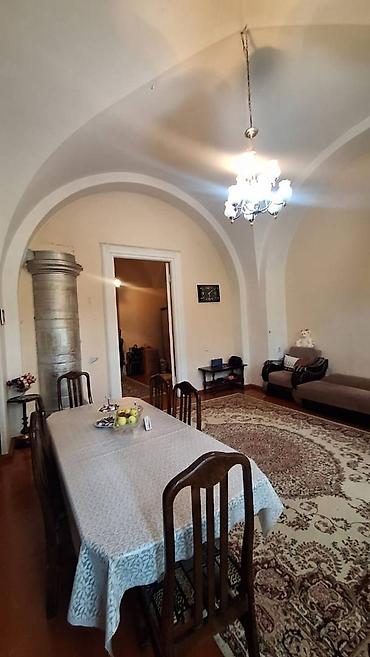 2 ci mikrorayon: Bakı, 28 May, 2 otaqlı, Köhnə tikili, m. 28 may, 70 kv. m — 9