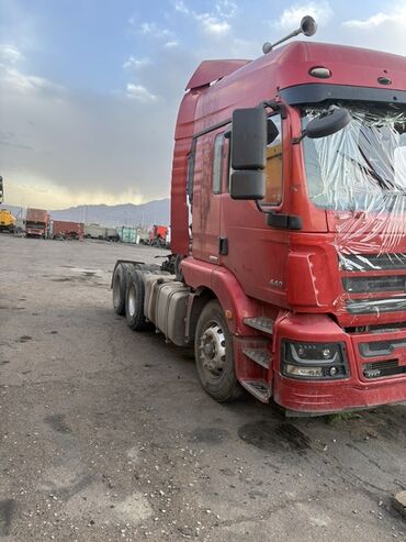 срочно продаю тягач: Тягач, Shacman, 2019 г., Без прицепа
