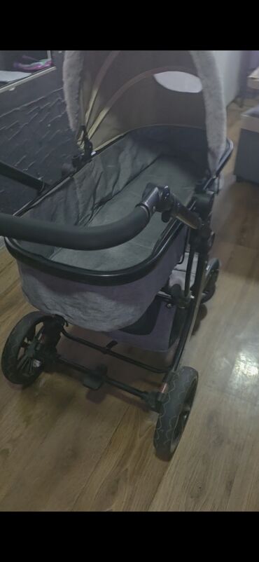 прогулочная коляска peg perego: Коляска, цвет - Серебристый, Б/у