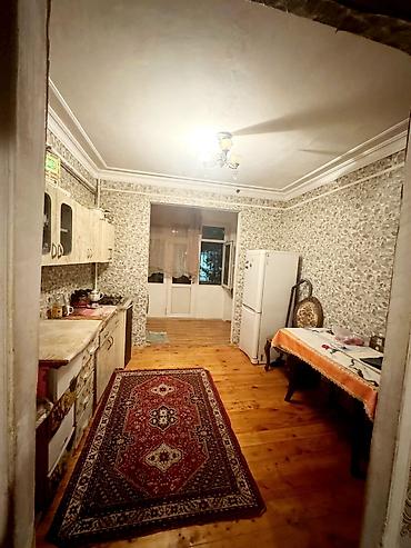 qurtulus 93 evler: 4 otaqlı mənzil – geniş və işıqlı - Plan: qonaq otağı, ayrıca mətbəx — 3