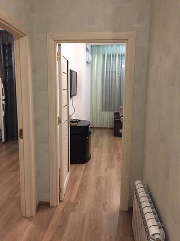 Uzunmüddətli kirayə mənzillər: Nərimanov metrosu yanınında mənzil kirayə verilir. Mərtəbə 16/9. Ümumi — 13