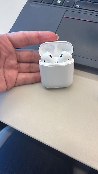apple airpod: İşlənmiş Simsiz (Bluetooth) Qulaqcıqlar, Apple, rəng - Ağ — 3