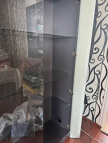kəsim masası: Ağ-qrafit rəng çalarında vitrin-bufet dəsti - Material: korpus – — 1
