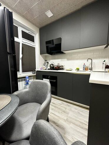 Köhnə tikili: Bakı, Bakıxanov qəs., 3 otaqlı, Köhnə tikili, m. Neftçilər, 78 kv. m — 18