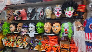 Oyuncaqlar: Qorxulu maskalar Hallowen ucun Hollyven paltarlari Halloven paltari