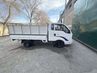 Коммерческий транспорт: Легкий грузовик, Kia, 2 т, Б/у