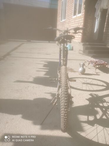велосипеды тринкс: Сатылат келишим баада кеми бар.Отуз адырда.3000 ден экөө бар.Бири