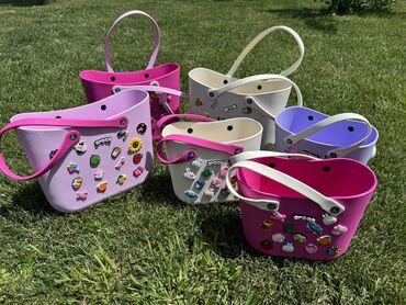 кольца для ключей: 🎀 Сумки Crocs с Jibbitz-украшениями — яркий стиль и настроение на