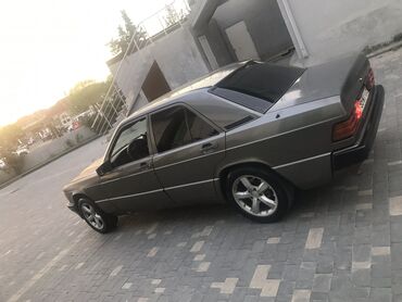 Mercedes-Benz: Mercedes-Benz 190: 2 l | 1990 il Sedan