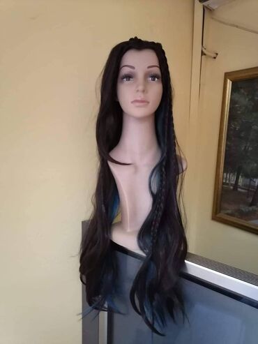 Perike i klipse: Perike
Cena 3200din — 10