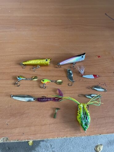 Рыболовная оснастка: Набор приманок для спиннинга и поплавочной/нахлыстовой ловли Состав — 5