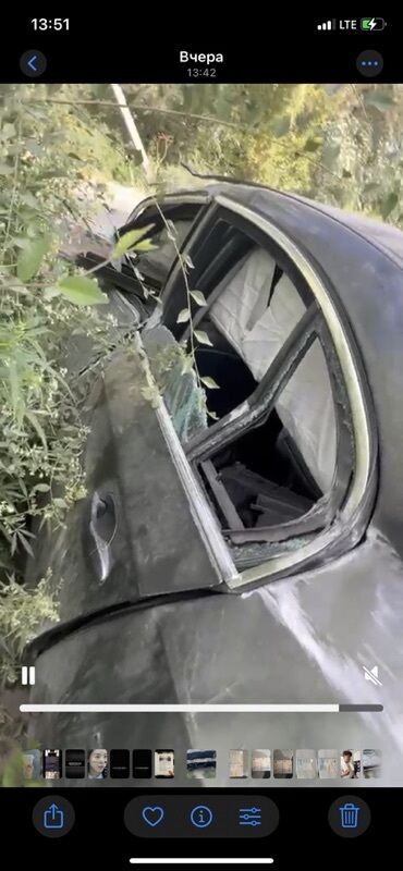 дом на калеса: Седан BMW 5 серии темно-серого цвета, который можно использовать как