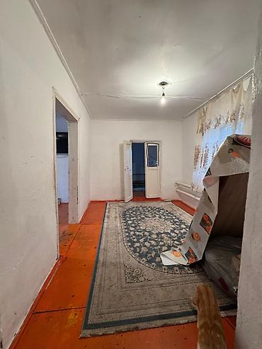 Продажа коттеджей и домов: 🔷 Продаётся дом в с. Сокулук 📍 Ул. Калинина 🔷 Дом: 	•	66,8 м², 4 — 5