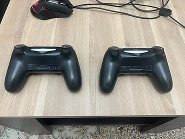 fifa 25: PS4 (1TBB) Ideal Veziyyetde 
Oyunlar: FIFA 25
Iki dene Joystick — 3
