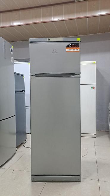 et soyducusu: Indesit iki kameralı soyuducu - Üst hissədə dondurucu, alt hissədə — 2