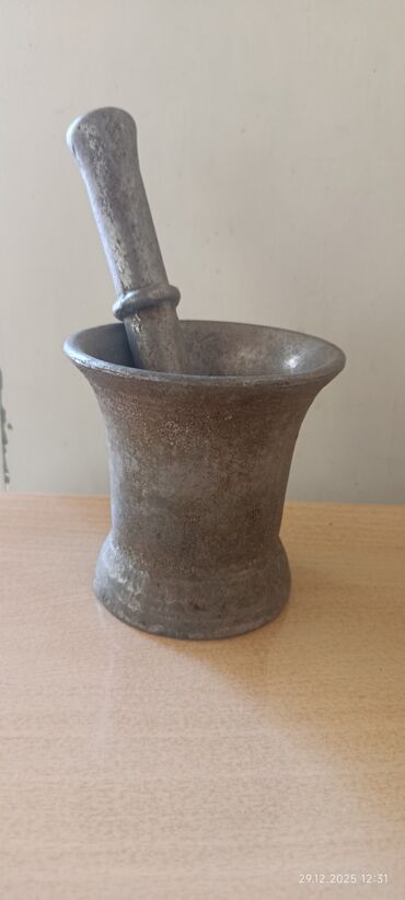 Digər süfrə aksesuarları: Məhsul: Gədimi qablar:Metal stəkanaltı (podstakanik) Mis — 9