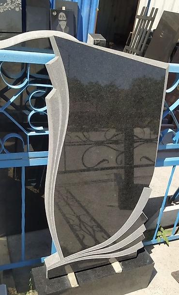 Мраморные и гранитные работы: Гранитные памятники - Изготовление памятников из цельного — 19