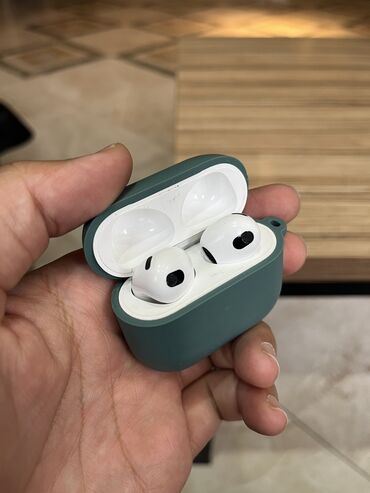 airpods 3 кейс: Airpods 2 в отчичном состоянии есть царапины на кейсе, работает четко