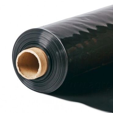 черная пленка: Мульчирующая пленка - это тонкий пластиковый материал, который