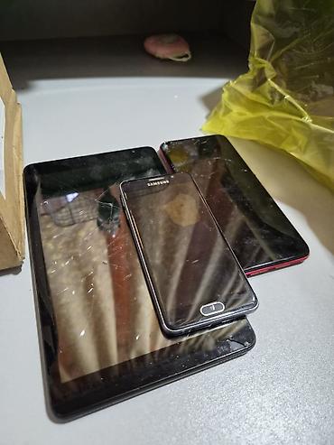 samsung tablet qiymetleri: Lot: 2 planşet + 1 smartfon. 3nunde ekrani yanib islemis sadece — 1