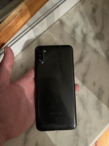 samsung plata: Samsung Galaxy A11, 32 ГБ, цвет - Черный, Битый, Отпечаток пальца, Две SIM карты