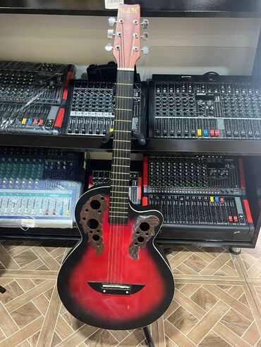 Akustik gitaralar: Gitara satilir akustik gitara 2 ci eldir dekor kimi isdifade etmek
