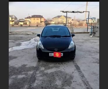 corolla runx: Honda Fit: 2006 г., 1.3 л, Вариатор, Бензин, Седан