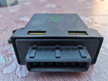 Auto delovi: Komutator Zastava,Yugo broj 2. Novo. Sest pinova. Cena 2000 dinara — 5