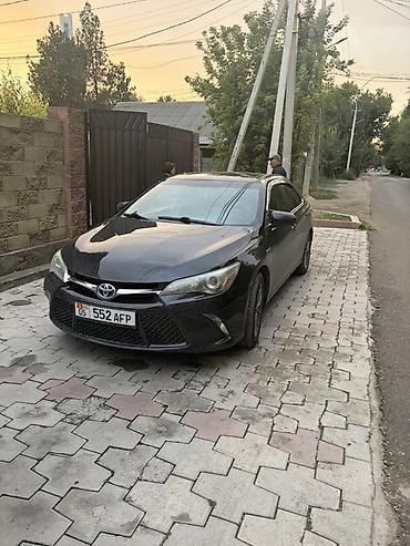 Toyota Camry: 2015 г., 2.5 л, Вариатор, Гибрид, Седан at lalafo.kg Toyota Camry: 2015 г., 2.5 л, Вариатор, Гибрид, Седан