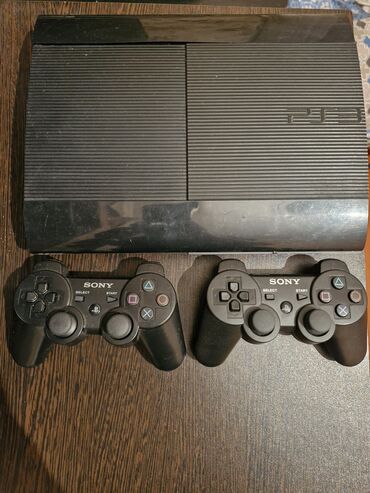 playstation plus: Ps3 satılır. ev şəraitində istifadə edilib Rassiyadan gəlmə konsoldu