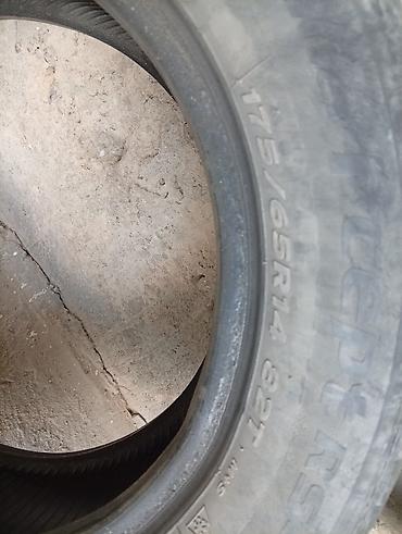 зима: Пара автомобильных шин 175/65 R14 82T. Модель: Dunlop IceNav 6 — 2