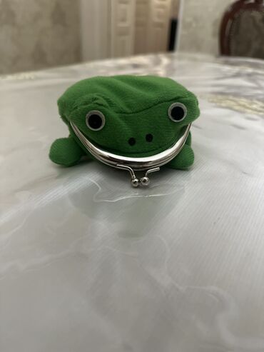 вязаные сумки: Продаю монетницу лягушка из аниме Наруто, торга нет