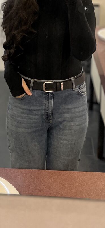 женские джинсы на резинке: Мом, Bershka