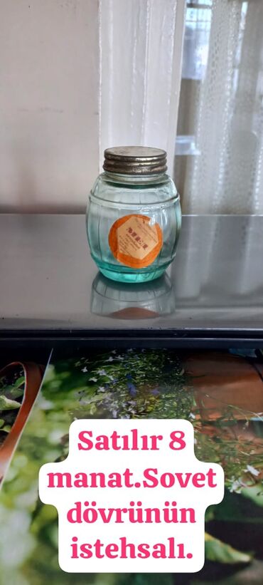 Digər dəstlər və servizlər: Sovet dövrünün istehsalı olan mətbəx əşyaları: - Mini keramika sürahi — 10