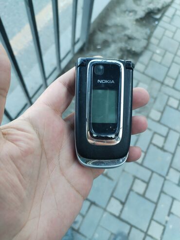 nokia 2700 classic: Nokia 1, 2 GB, rəng - Qara, Düyməli