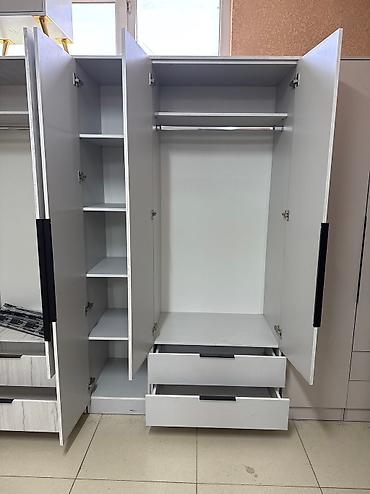 Шифоньеры, шкафы для одежды: 3-х дверные шкафы с наружным ящиком Размеры ширина 120см, высота — 6