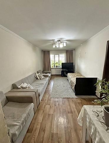 3 комнаты, 63 м², Космос Индивидуалка, 1 этаж, Старый ремонт