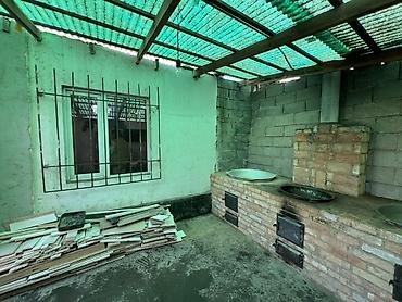 Продажа коттеджей и домов: Продается одноэтажный дом. Г.Бишкек, Ж/М Ак-Жар Улица 31. Дом 5. Дом — 5