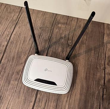 tvin tv elaqe: TP-Link TL-WR841N Wi‑Fi router - Sürət: 300 Mbps Wireless N (2.4 GHz) — 1