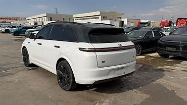 lynk ko: Lixiang L7: 2023 г., 1.5 л, Автомат, Электромобиль, Кроссовер — 3