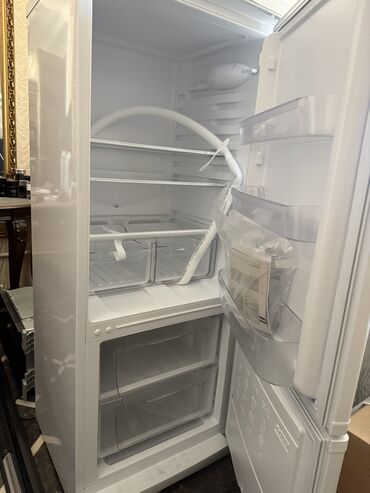 холодильник рассрочку: Продаю холодильник Indesit двухкамерный новый без упаковки 23000 сом