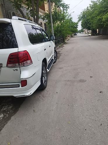 e39 guzgu: Toyota Land Cruiser V6 ağ rəng, tam ölçülü 7 yerlik SUV. Mühərrik və — 1