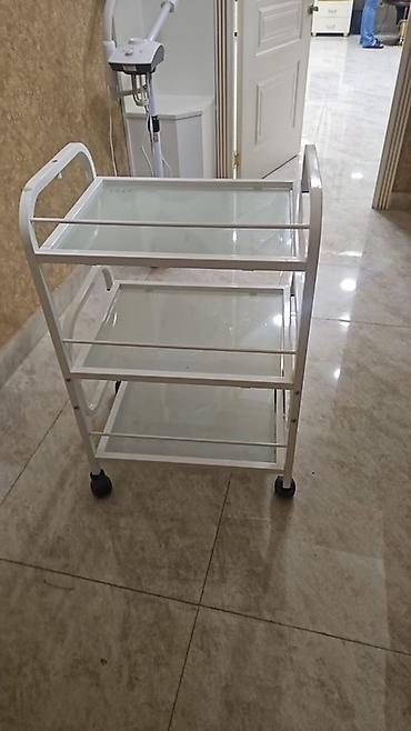 Полки, этажерки: Təkərli metal servis rəfi – 3 mərtəbəli - Karkas: ağ rəngli metal — 1