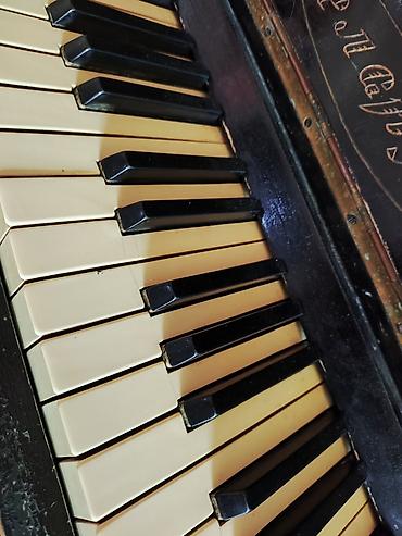 real gitara: "BELARUS" Pianodur 🎹 88 klavis ag qara Bezi dilleri islemir Not — 4