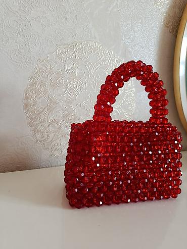 Çantalar: Qırmızı boncuklu əl çantası - Material: Parıltılı akril/fasetli — 1