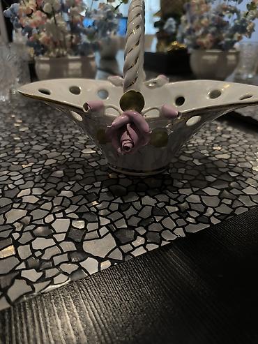 Porcelan dekorativ səbət - Material: parlaq ağ porcelan - Dizayn