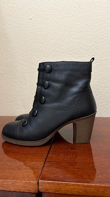 Пуховики и зимние куртки: Зимний комплект одежды и обуви для женщин. 1) Пуховик с меховым — 5