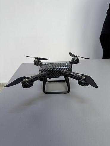 dji mavic 4: Квадрокоптер в карбоновом корпусе - Корпус и лучи из карбона: лёгкий — 4