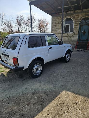 niva difiri: VAZ (LADA) 4x4 Niva: 1.7 l | Ofrouder/SUV — 5